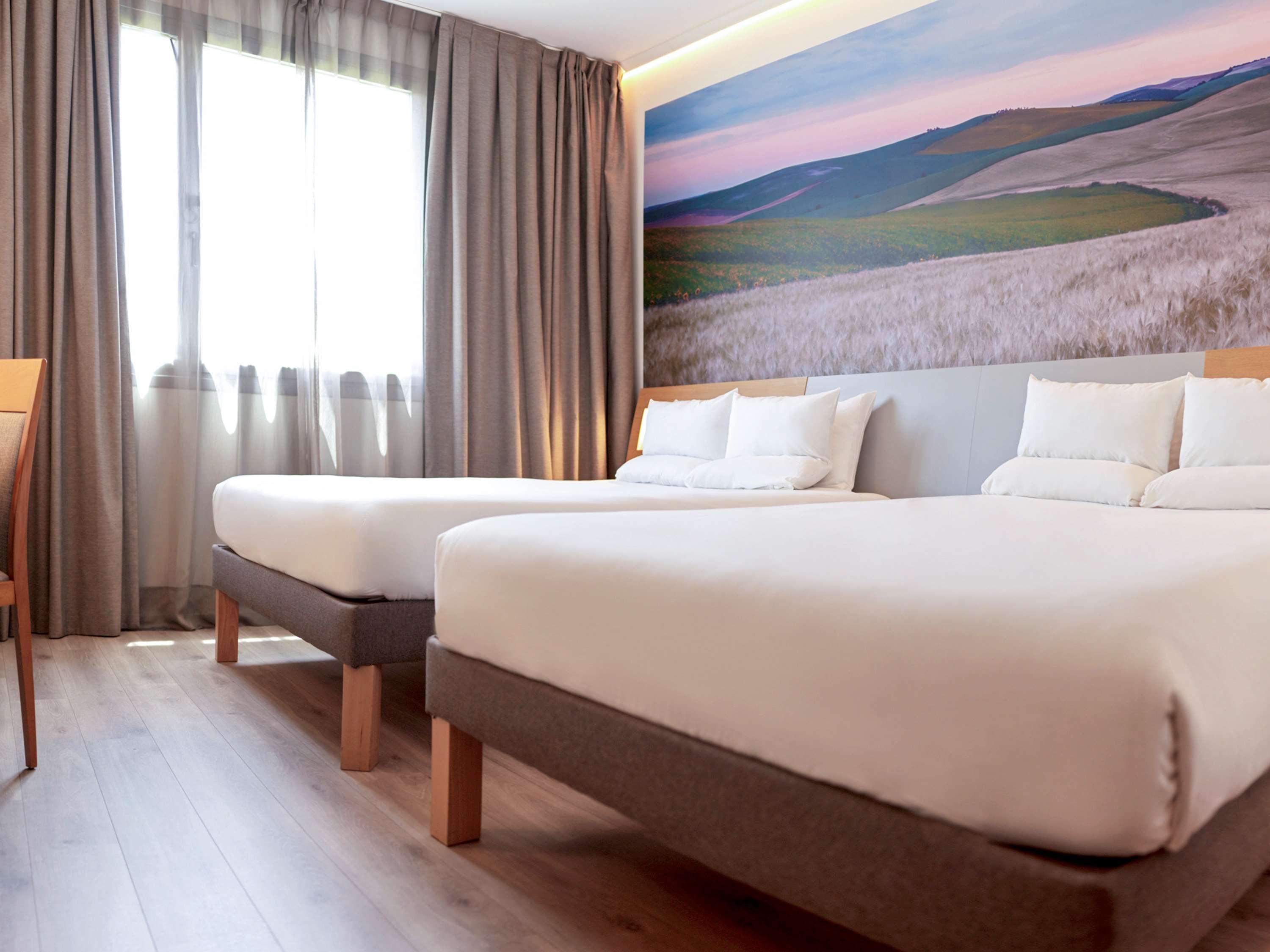 Novotel Sevilla Ngoại thất bức ảnh
